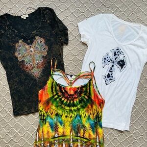 XL Women’s Top Bundle 3 Shirts Bold Vibrant Edgy Set